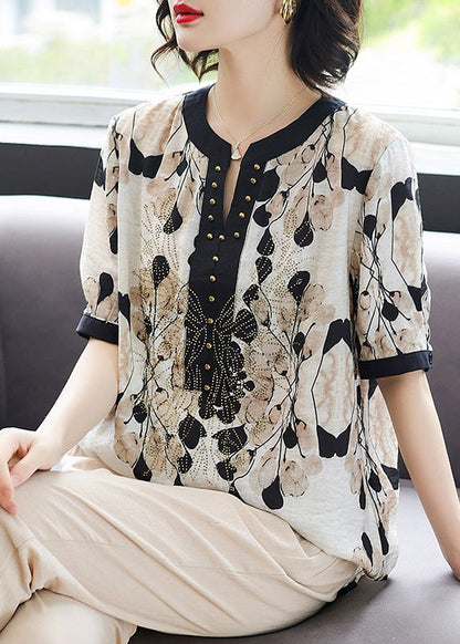 Well Tailored Top with a Graceful Silhouette
