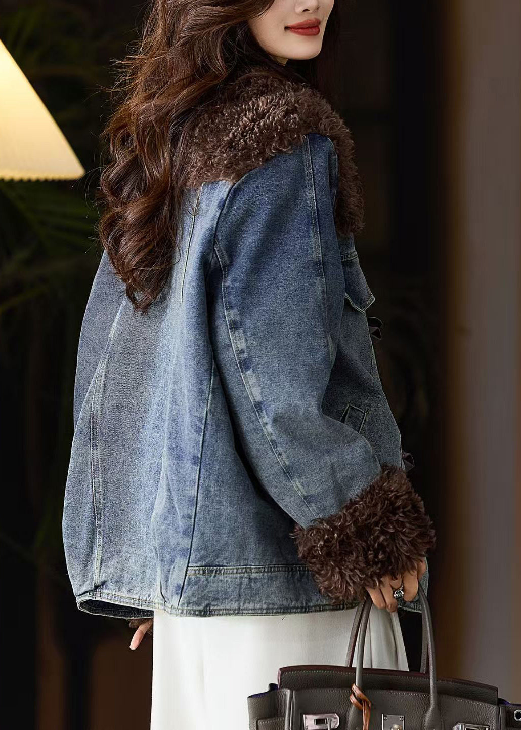 Well Tailored Jacket with a Graceful Silhouette