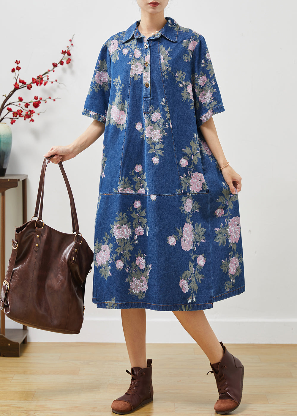 Effortlessly Elegant Dress with a Timeless Design