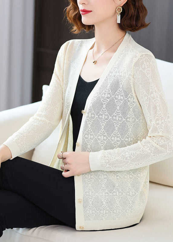 Well Tailored Coat with a Graceful Silhouette