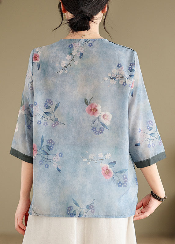 Well Tailored Top with a Graceful Silhouette