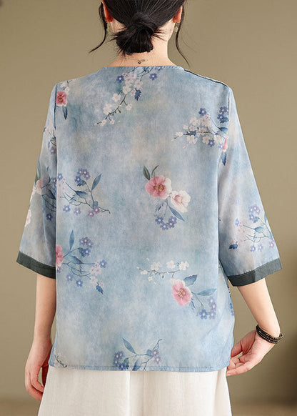 Well Tailored Top with a Graceful Silhouette