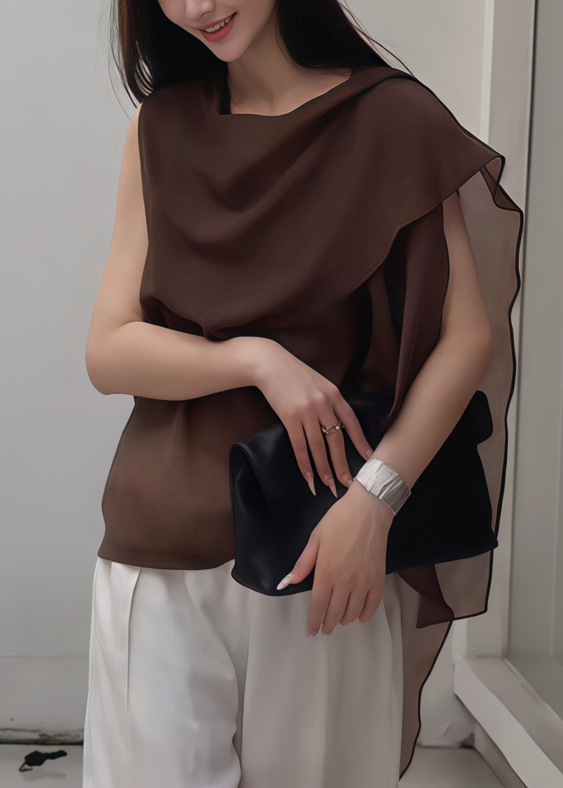 Well Tailored Top with a Graceful Silhouette