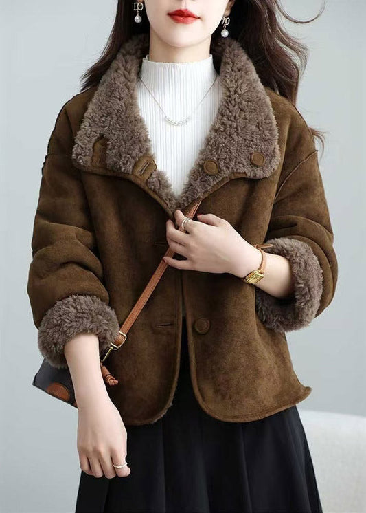 Gracefully Styled Coat for Any Occasion