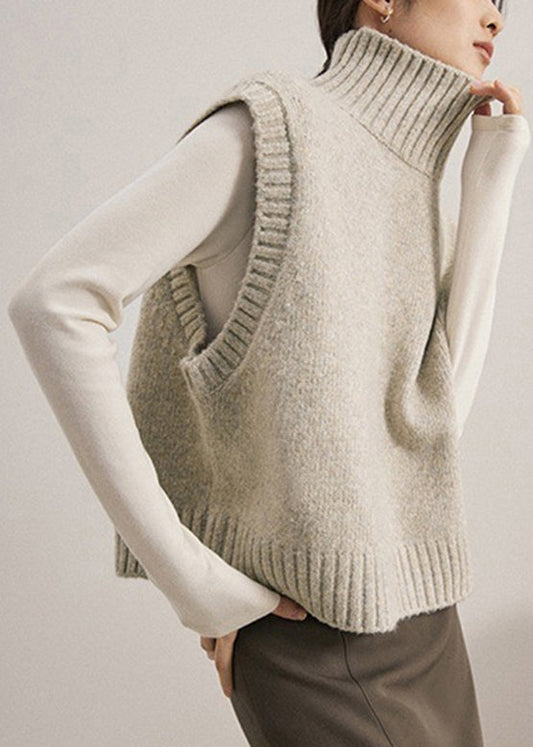 Beautifully Finished Coat in a Timeless Design
