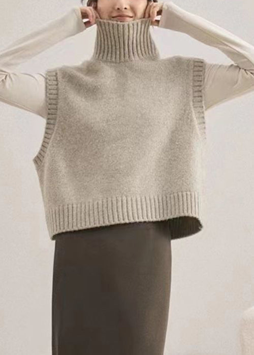 Beautifully Finished Coat in a Timeless Design