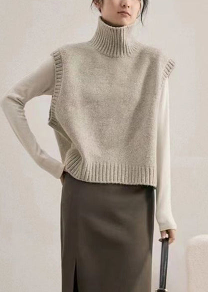 Beautifully Finished Coat in a Timeless Design