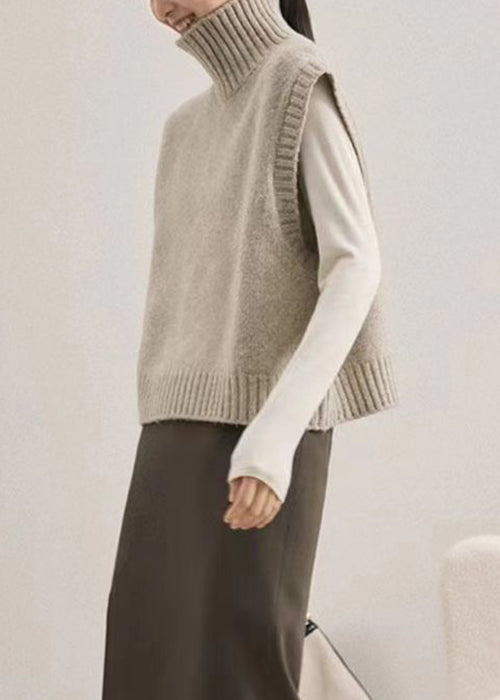 Beautifully Finished Coat in a Timeless Design