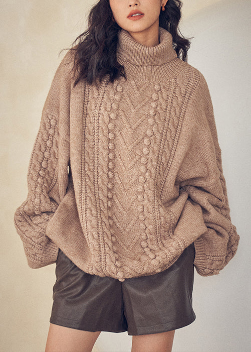 Well Tailored Sweater with a Graceful Silhouette