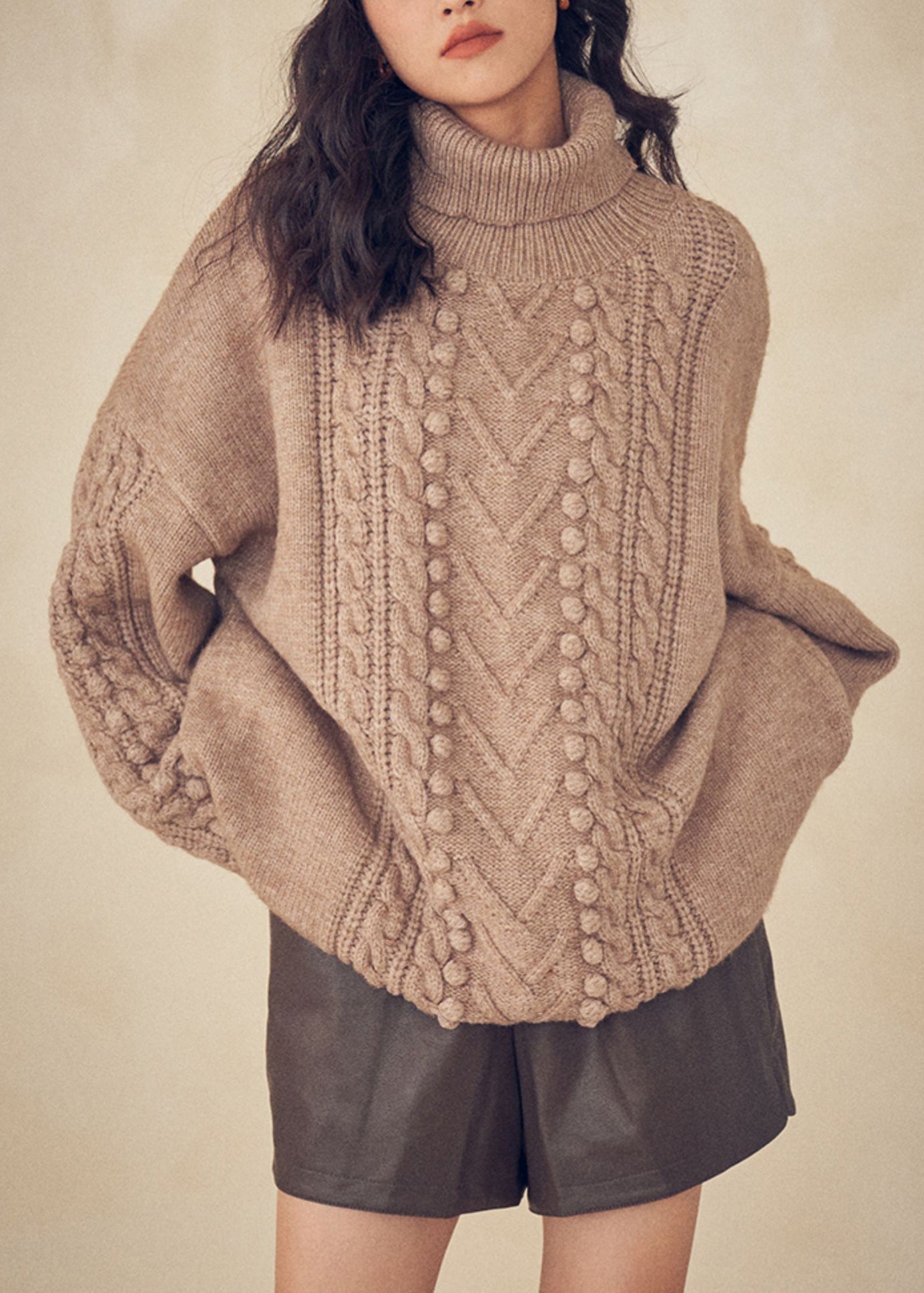 Well Tailored Sweater with a Graceful Silhouette