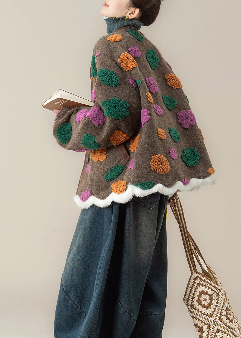 Beautifully Finished Coat in a Timeless Design