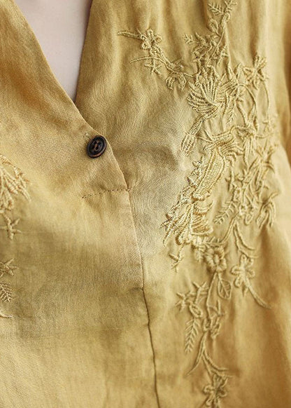 Sophisticated Blouse with a Clean Classic Look