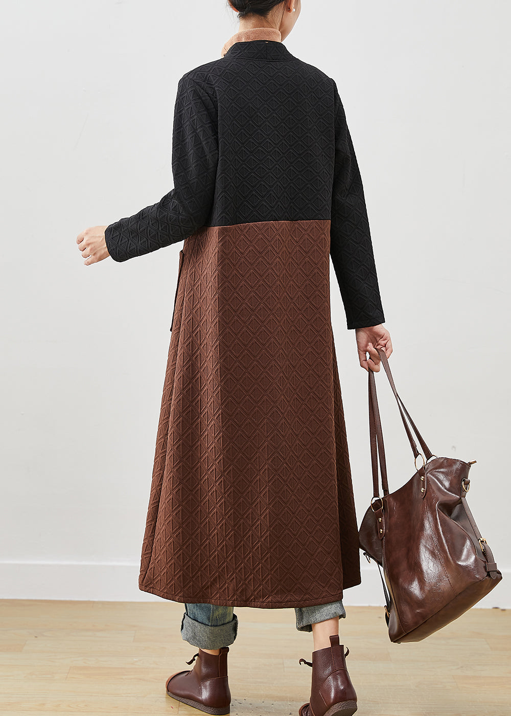 Well Tailored Cardigan with a Graceful Silhouette