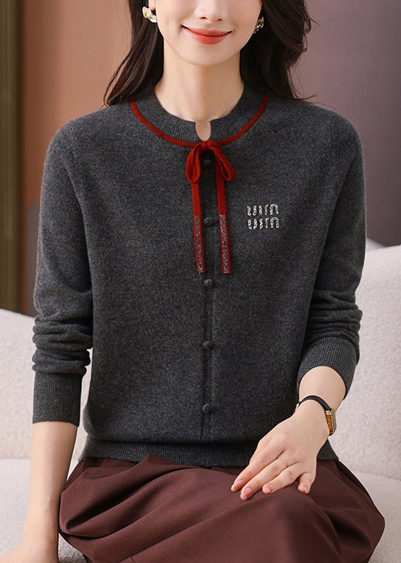 Well Tailored Sweater with a Graceful Silhouette