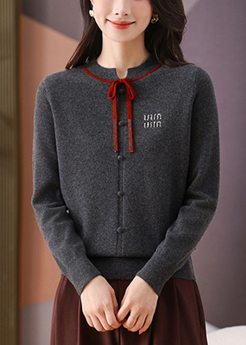 Well Tailored Sweater with a Graceful Silhouette