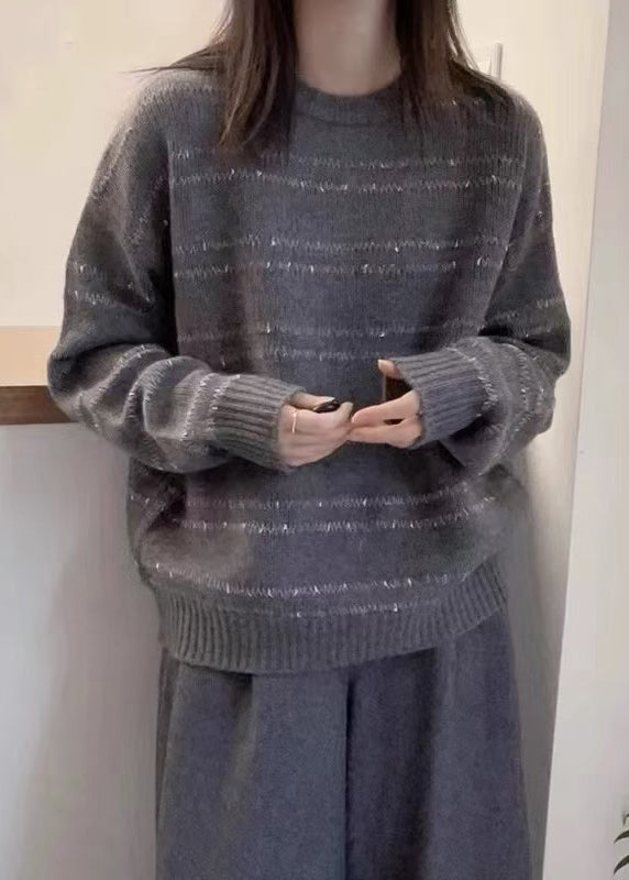 Classic Vintage Sweater with a Flattering Fit