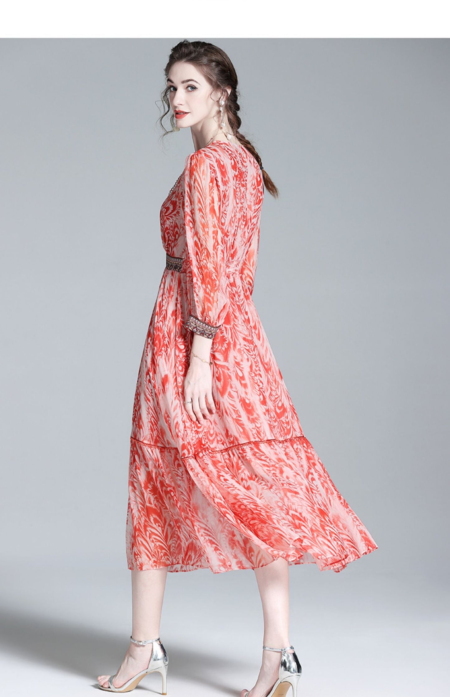 Sophisticated Dress with a Clean Classic Look