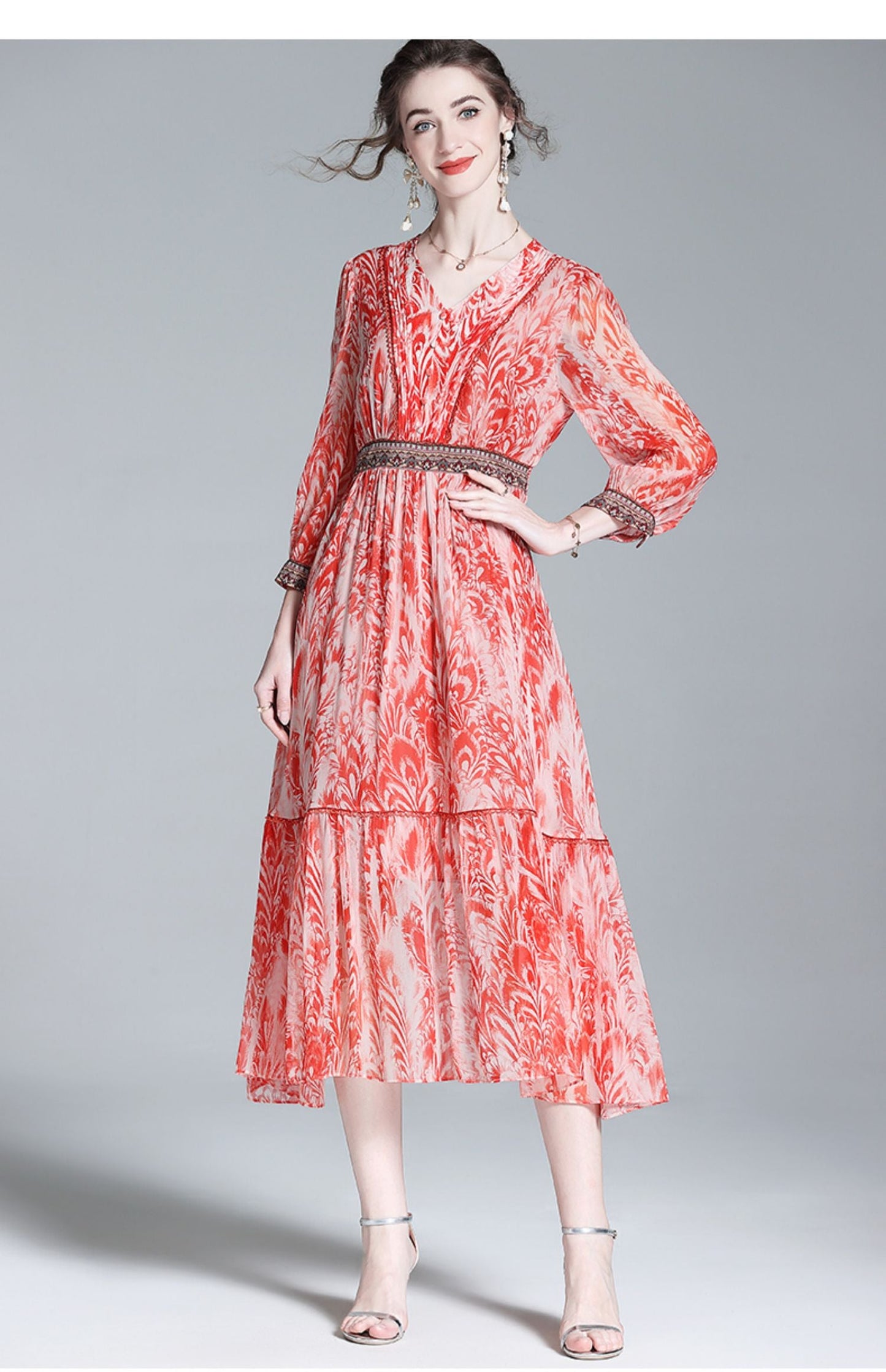 Sophisticated Dress with a Clean Classic Look