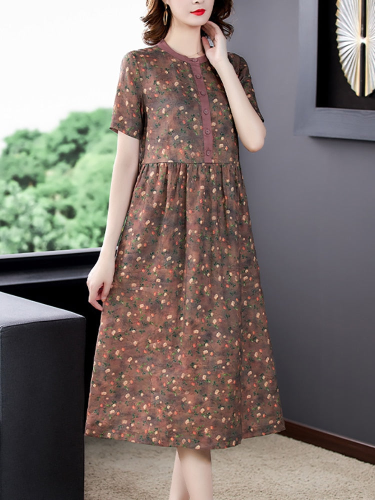 Well Tailored Dress with a Graceful Silhouette