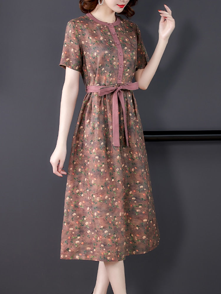 Well Tailored Dress with a Graceful Silhouette