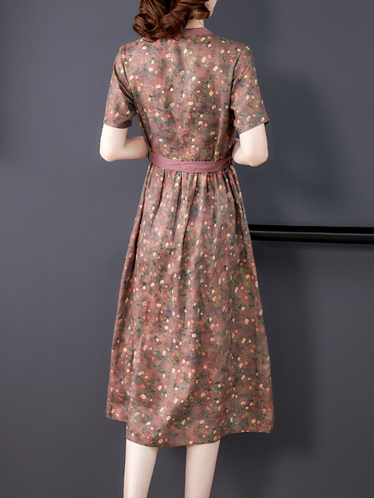 Well Tailored Dress with a Graceful Silhouette