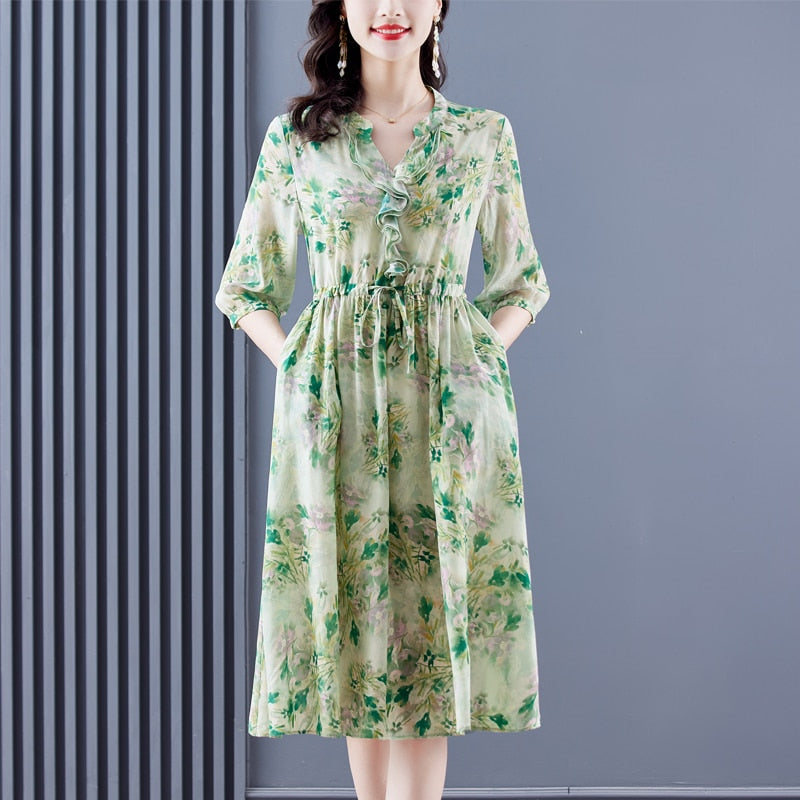 Well Tailored Dress with a Graceful Silhouette