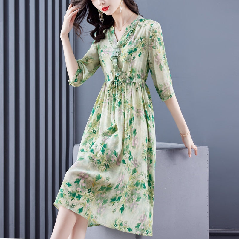 Well Tailored Dress with a Graceful Silhouette