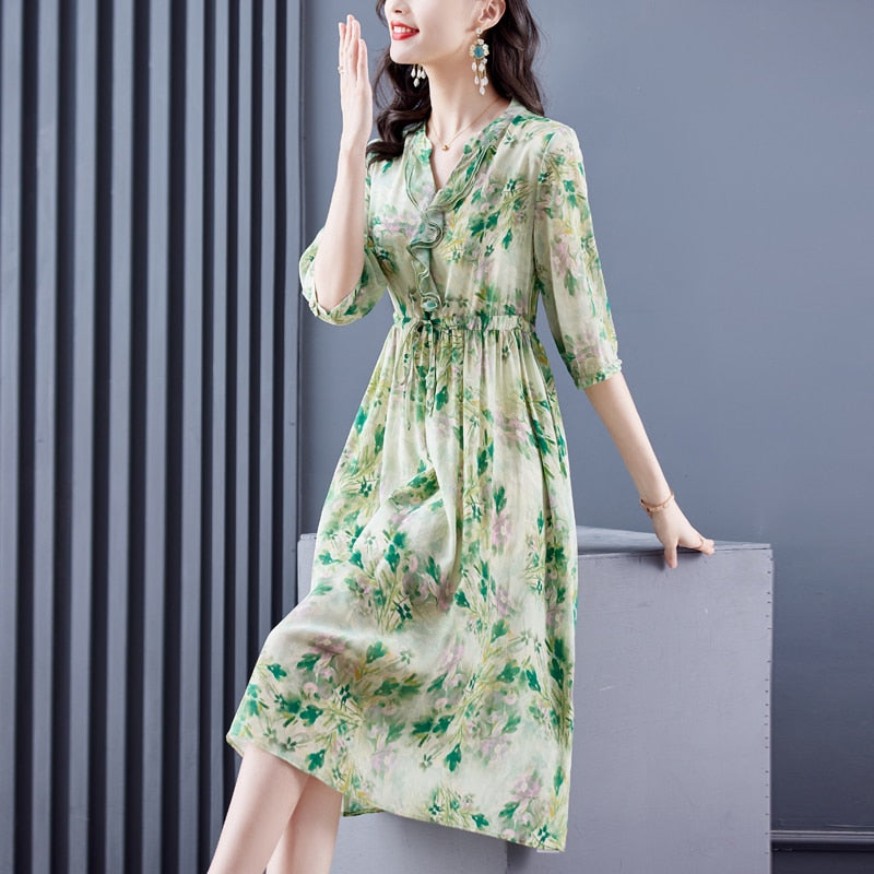 Well Tailored Dress with a Graceful Silhouette