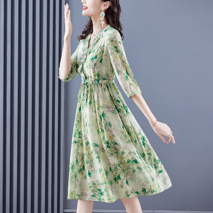 Well Tailored Dress with a Graceful Silhouette