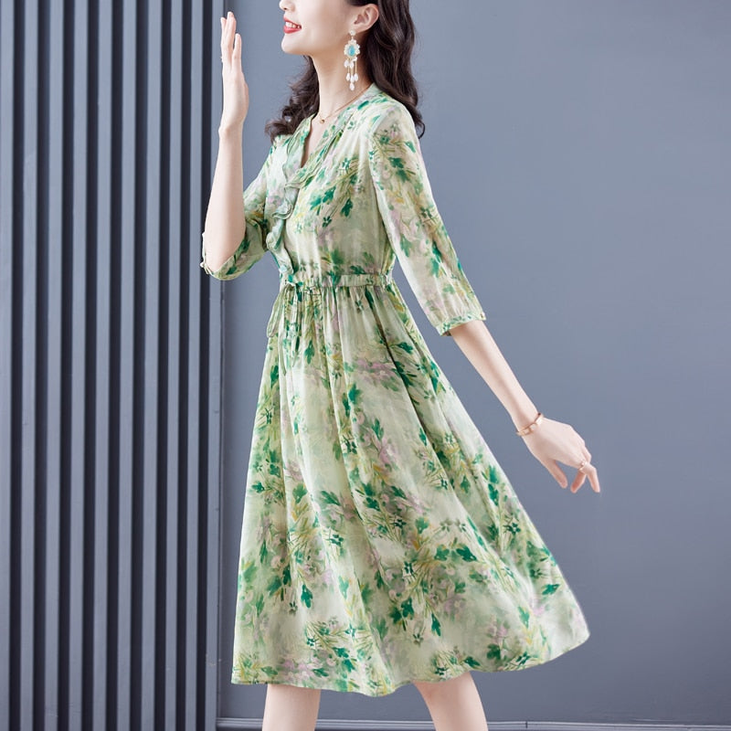 Well Tailored Dress with a Graceful Silhouette