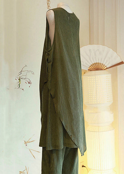 Gracefully Styled Garment for Any Occasion