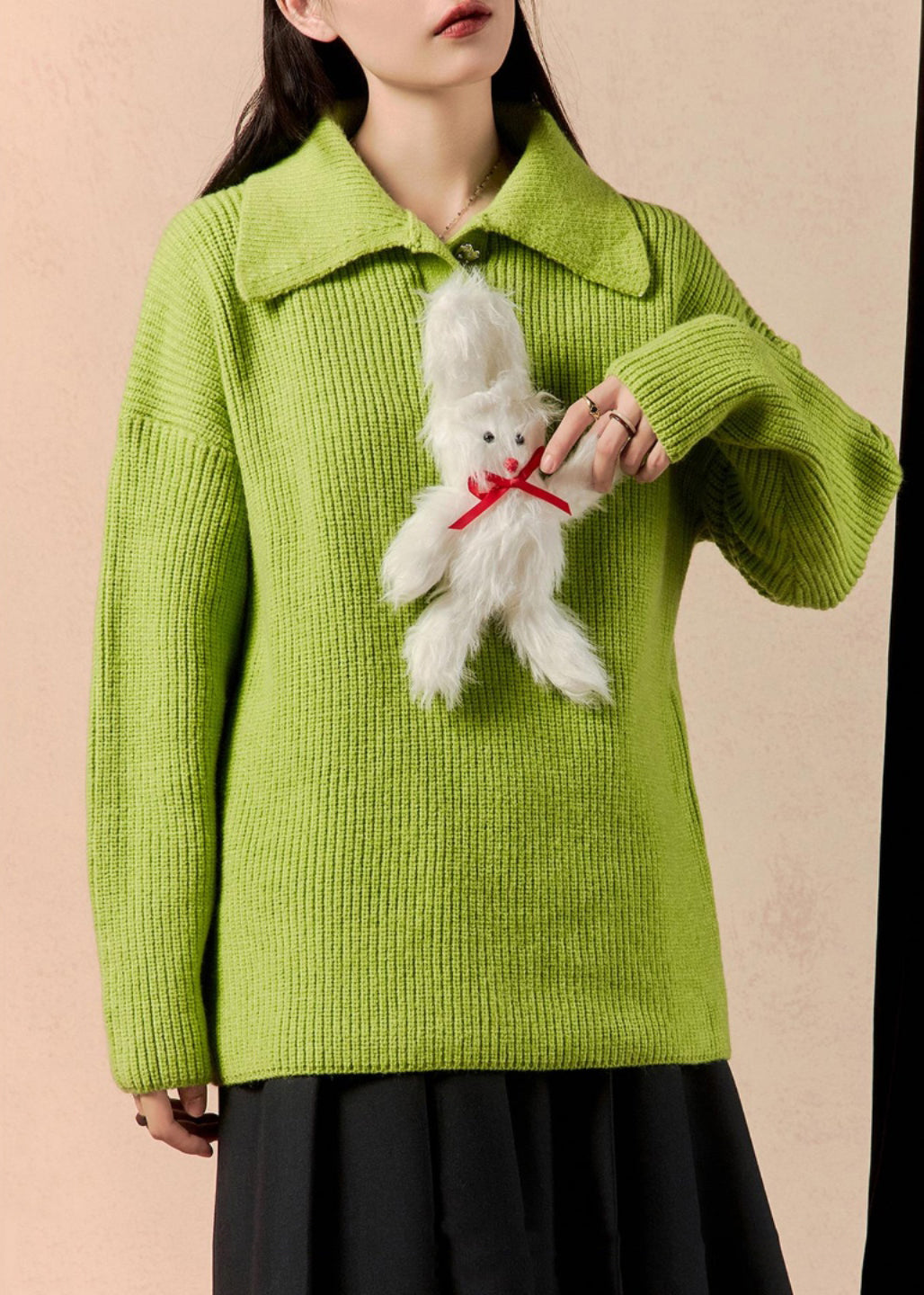 Effortlessly Elegant Sweater with a Timeless Design