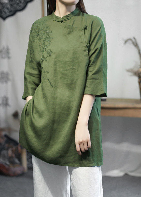 Effortlessly Elegant Top with a Timeless Design