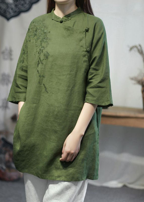 Effortlessly Elegant Top with a Timeless Design