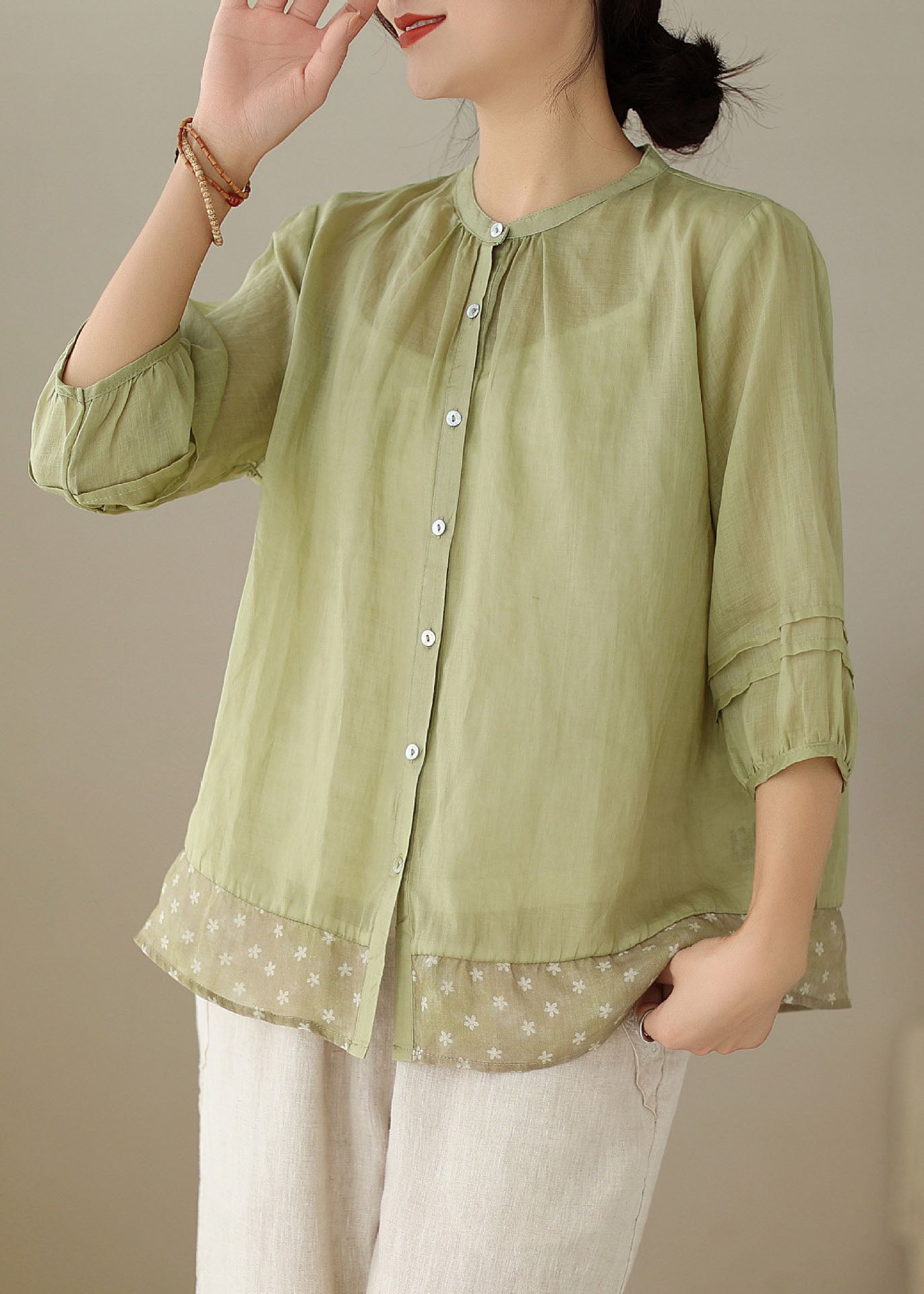 Classic Vintage Shirt with a Flattering Fit