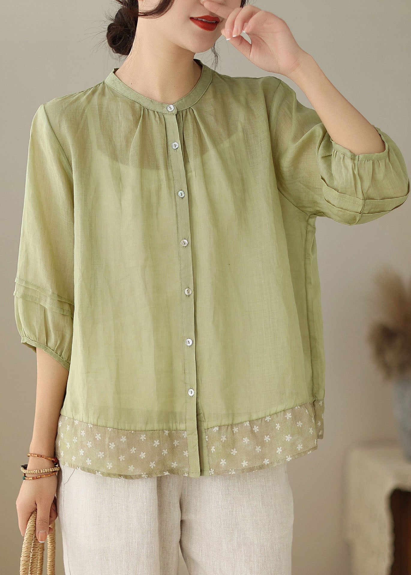 Classic Vintage Shirt with a Flattering Fit