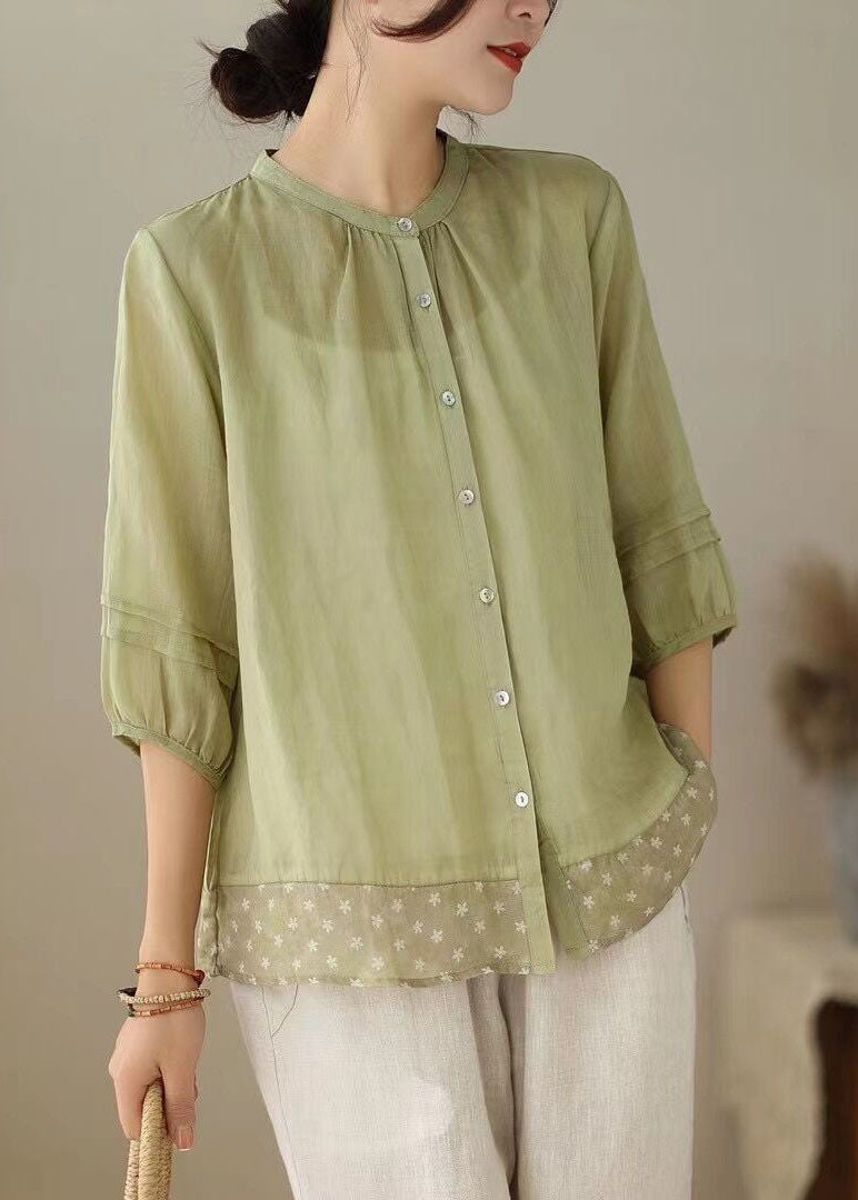 Classic Vintage Shirt with a Flattering Fit