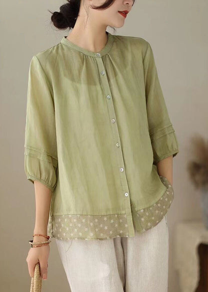 Classic Vintage Shirt with a Flattering Fit
