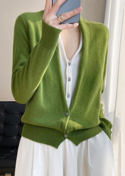 Beautifully Finished Top in a Timeless Design