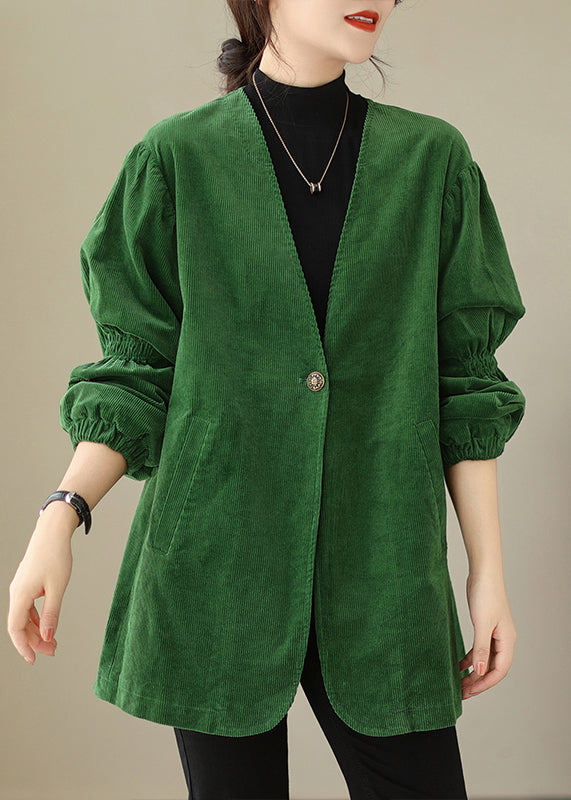 Well Tailored Coat with a Graceful Silhouette