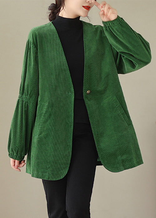 Well Tailored Coat with a Graceful Silhouette