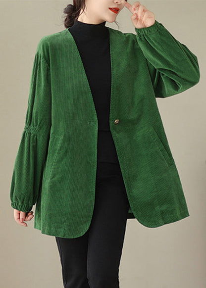 Well Tailored Coat with a Graceful Silhouette