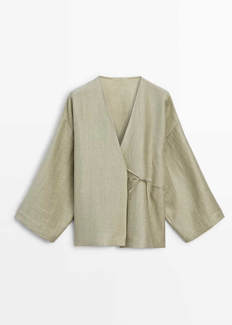 Well Tailored Shirt with a Graceful Silhouette
