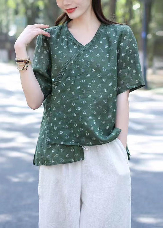 Well Tailored Blouse with a Graceful Silhouette