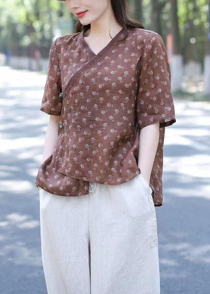 Well Tailored Blouse with a Graceful Silhouette