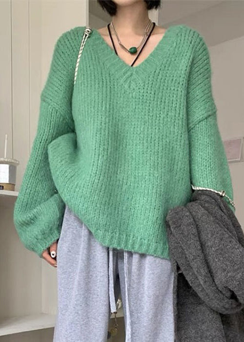 Classic Vintage Sweater with a Flattering Fit