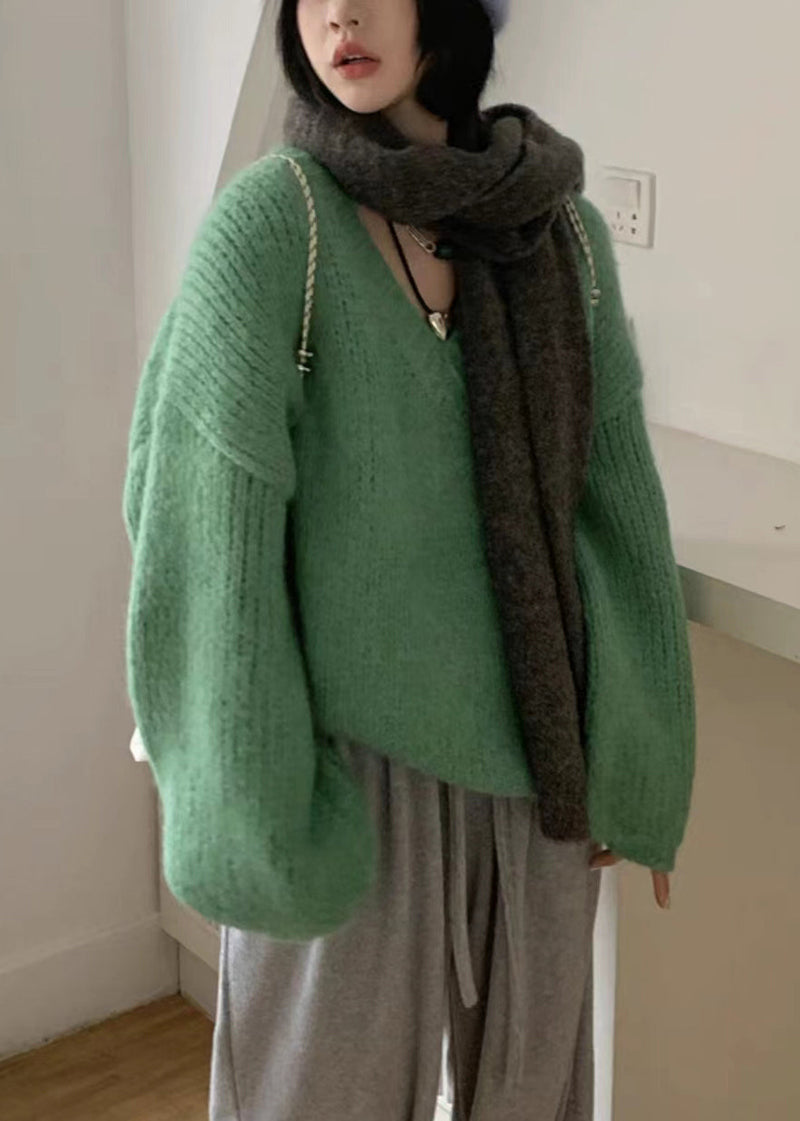 Classic Vintage Sweater with a Flattering Fit