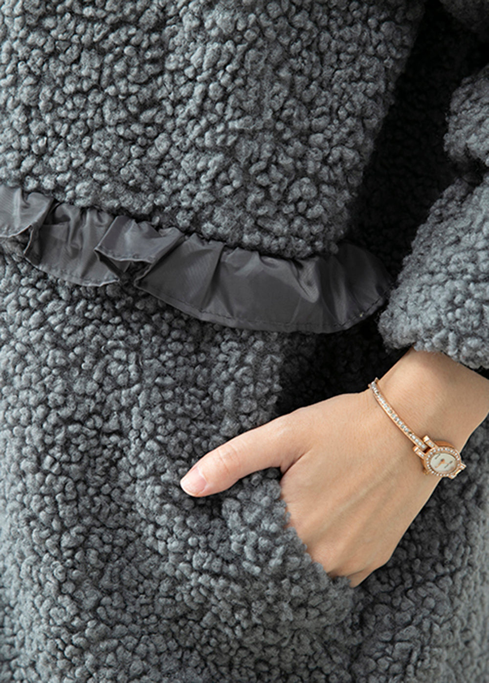 Effortlessly Elegant Coat with a Timeless Design