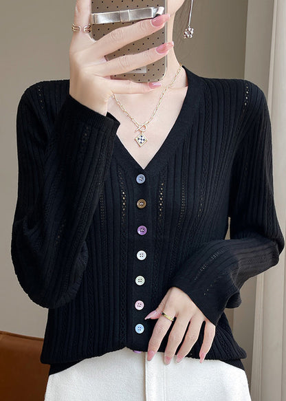Well Tailored Top with a Graceful Silhouette