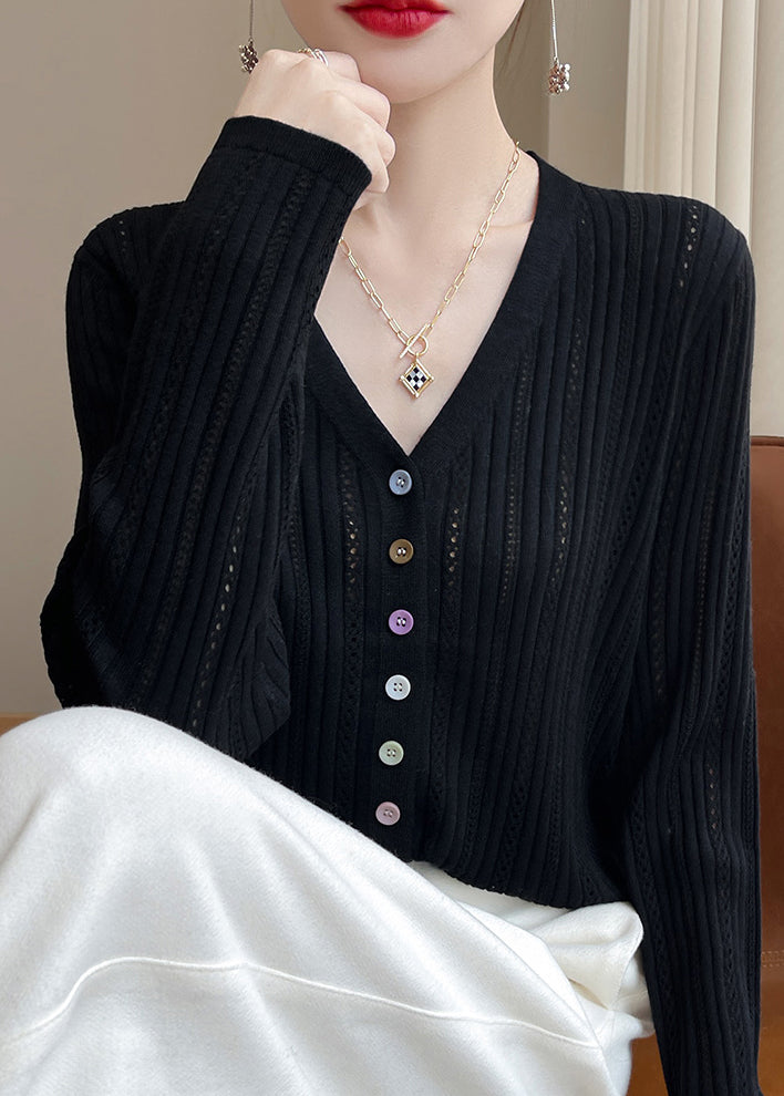 Well Tailored Top with a Graceful Silhouette